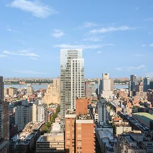 Social Superior Hudson River View King